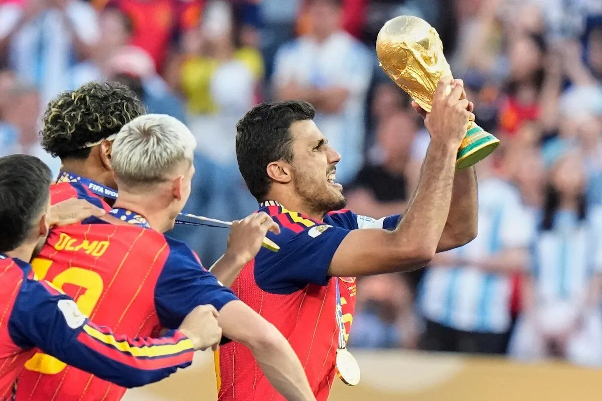 An Efficient Spain Tops Argentina 1 0 In World Cup Final