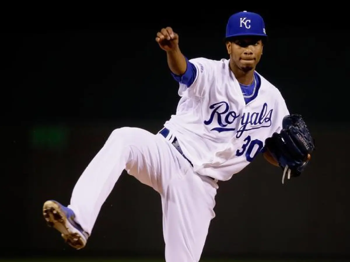 Royals' fate on powerful arm of rookie Yordano Ventura