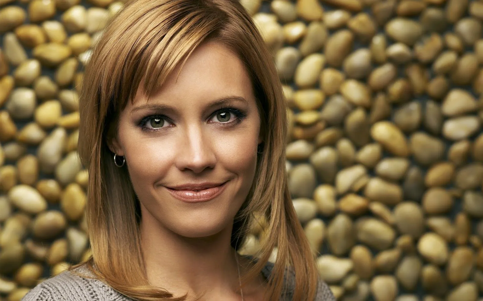 Husn Ke Nazare: Kadee Strickland Wallpaper