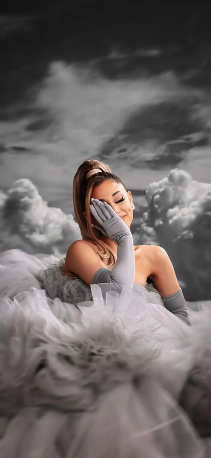 Petal Ariana Grande Wallpaper