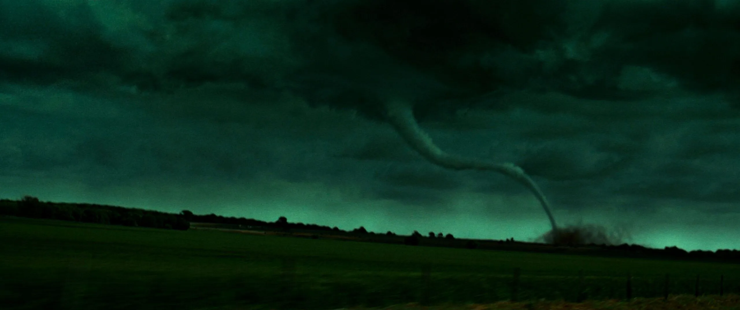 Twister Ray Disc. 4K Ultra HD + Digital Code FREAK CENTRAL