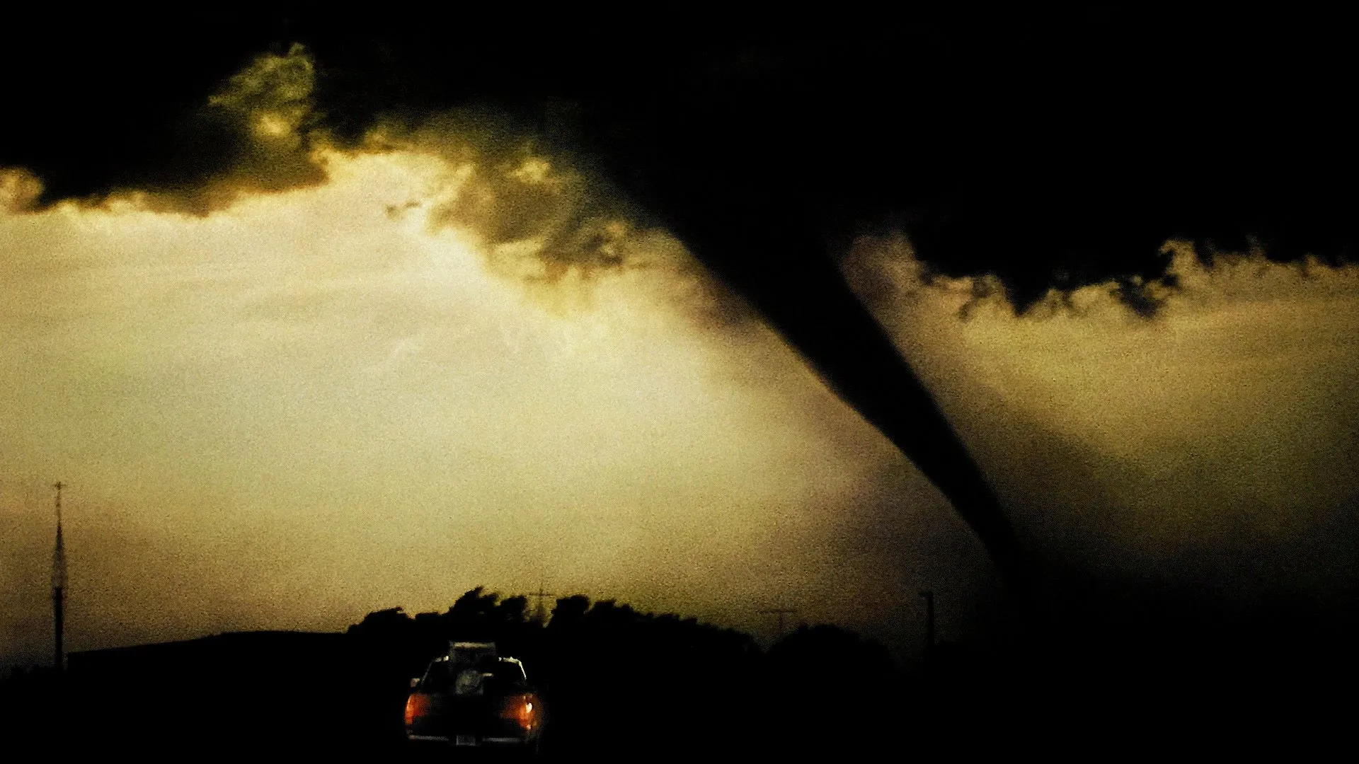 Twisters Sequel Abandoning Original Movie Story. GIANT FREAKIN ROBOT