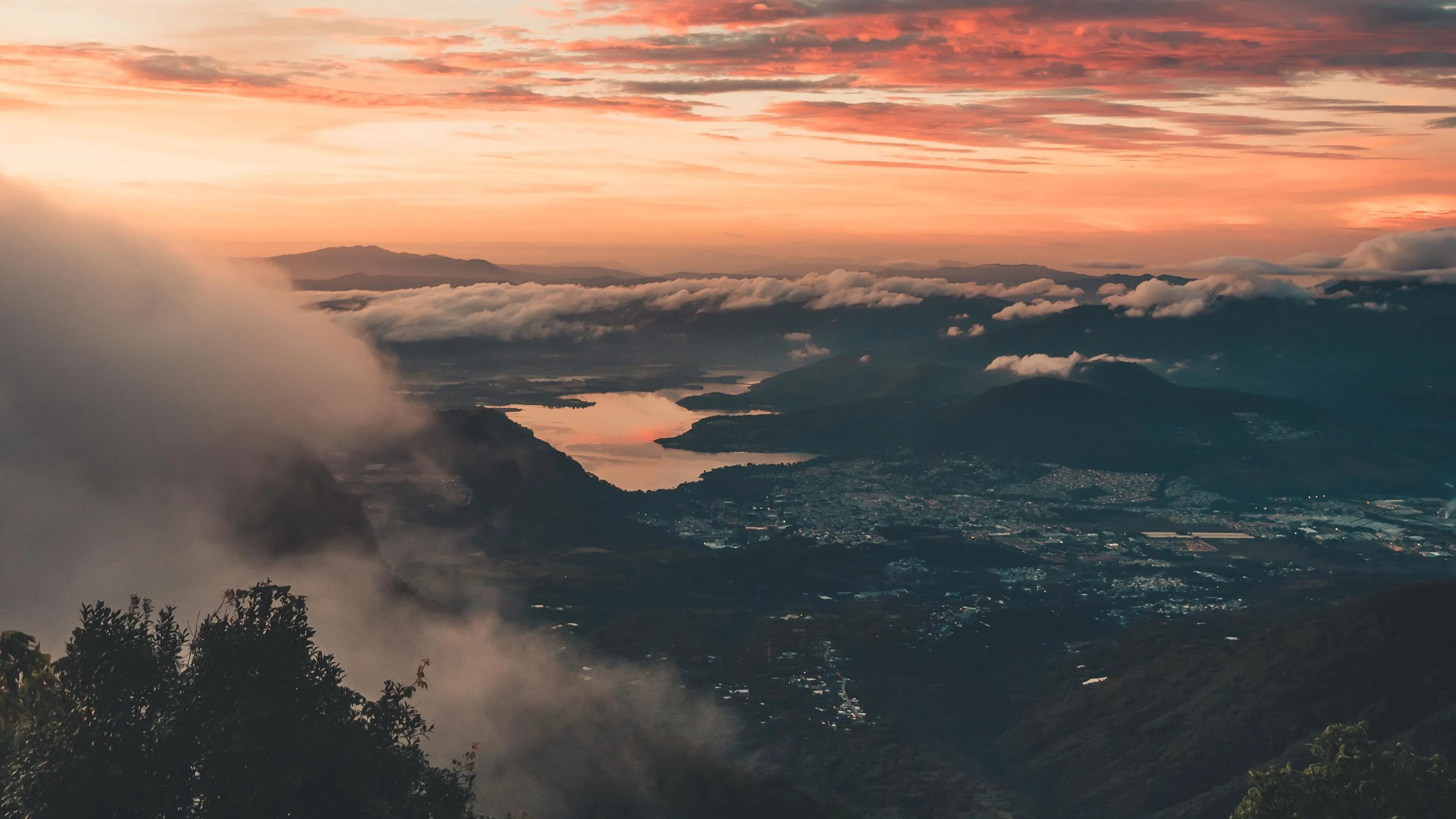 Download wallpaper 3840x2160 landscape, aerial view, dusk, clouds, height 4k uhd 16:9 HD background