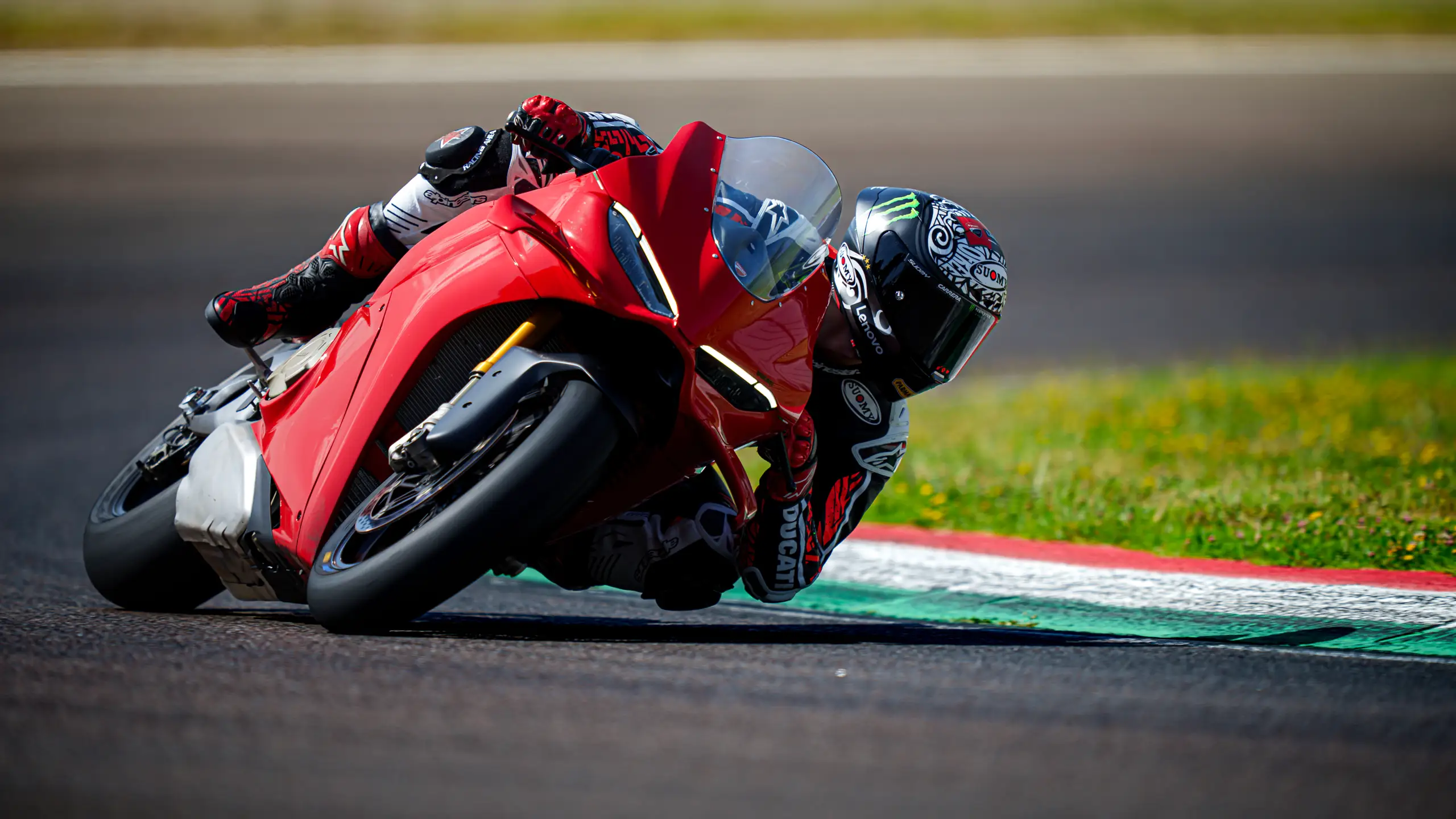 Ducati's New Panigale V4 Superbike Drops With a Bold New Look's Journal
