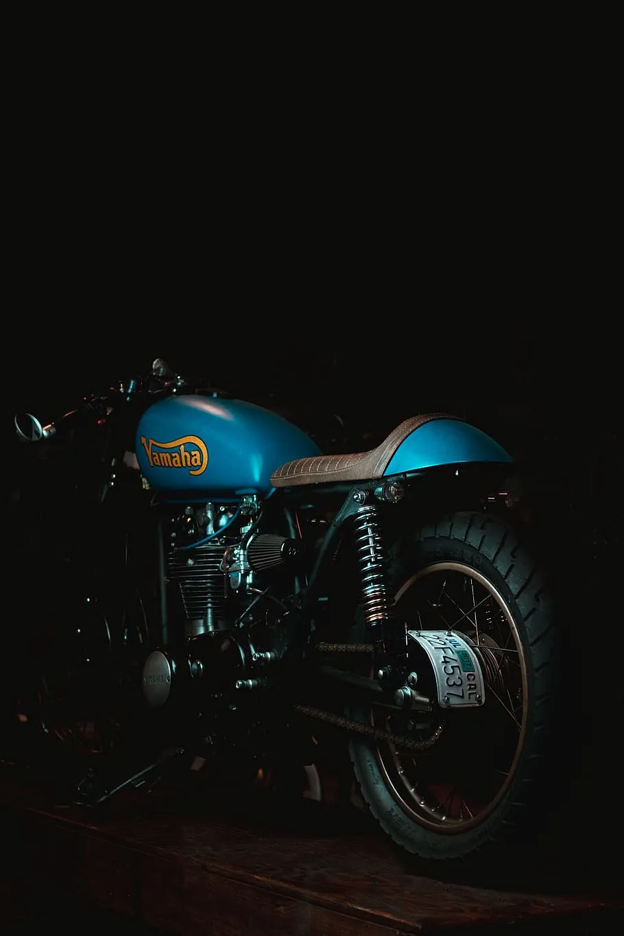 Cafe racer garage 1080P, 2K, 4K, 5K HD wallpaper free download