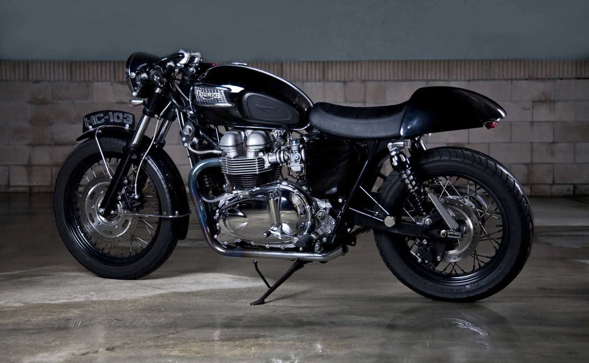 Download Triumph Bonneville Black Cafe Racer T100 Wallpaper