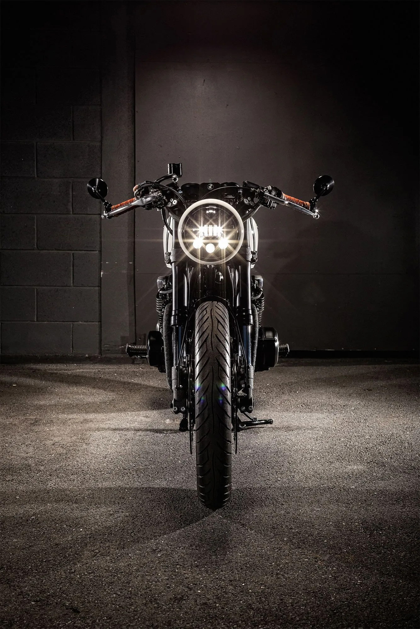 THE COMPLETE PACKAGE. Ellaspede's Immaculate Honda CB550 Cafe Racer
