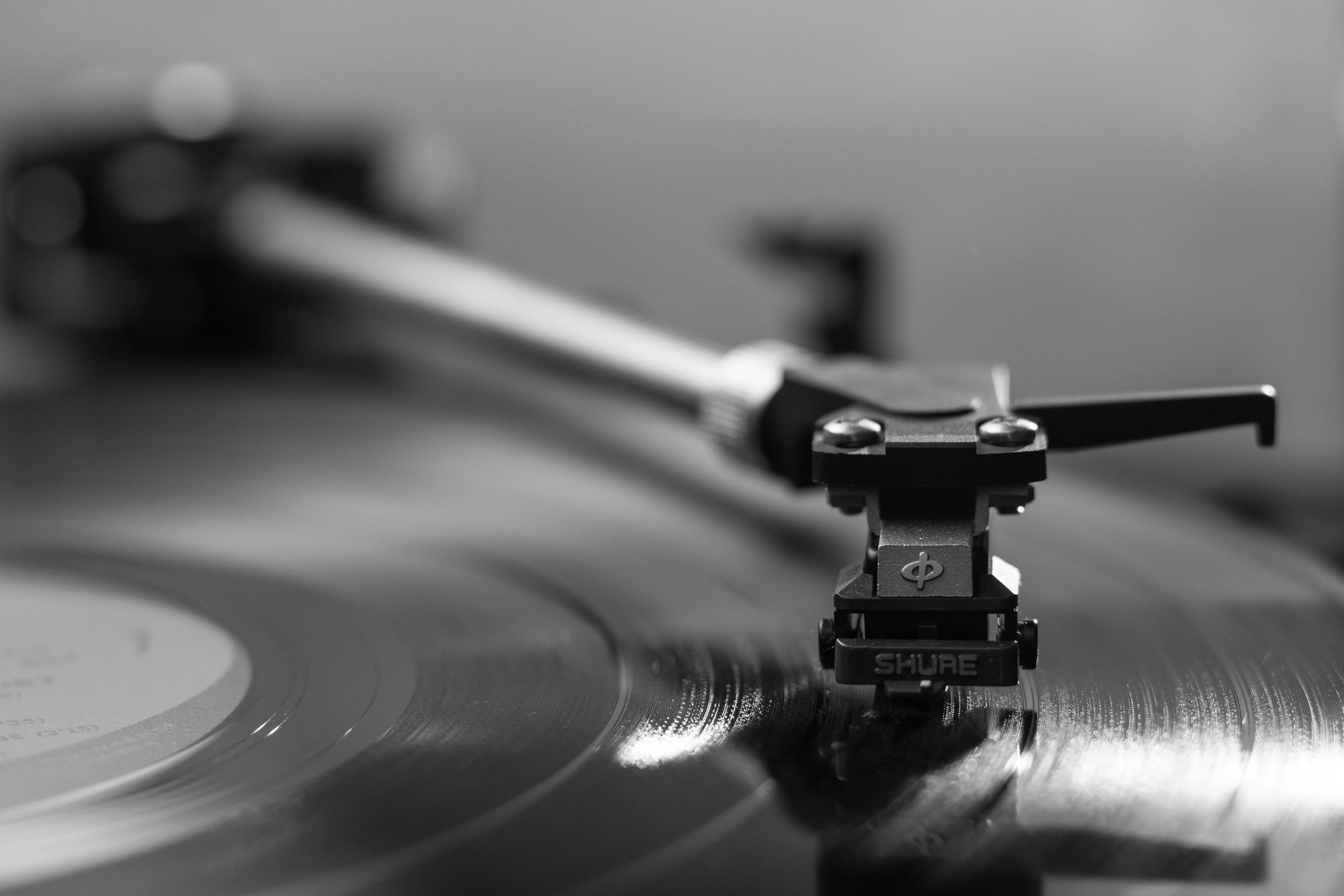 Turntable Phone Wallpaper: Free 4K & HD Downloads