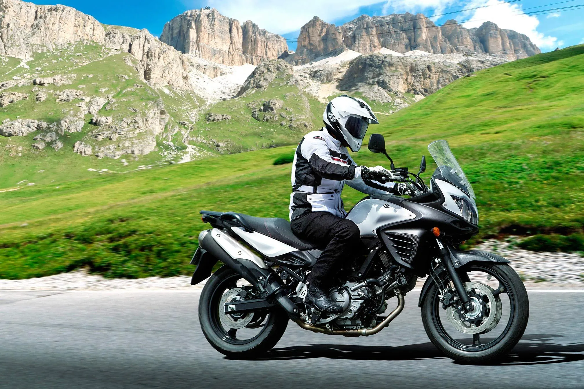 SUZUKI V Strom 650 ABS (2014 2015) Specs, Performance & Photo