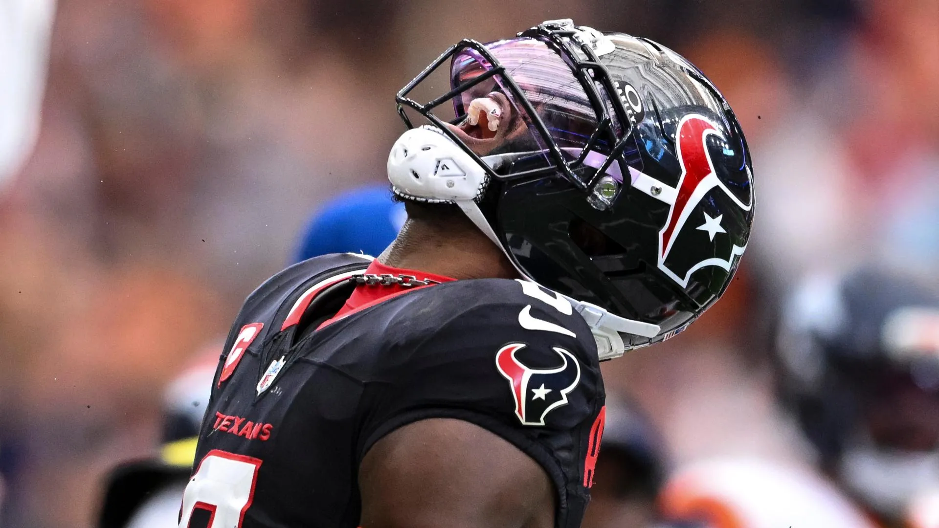 Texans Linebacker Azeez Al Shaair Named Team’s 2025 Walter Payton Man Of The Year Nominee