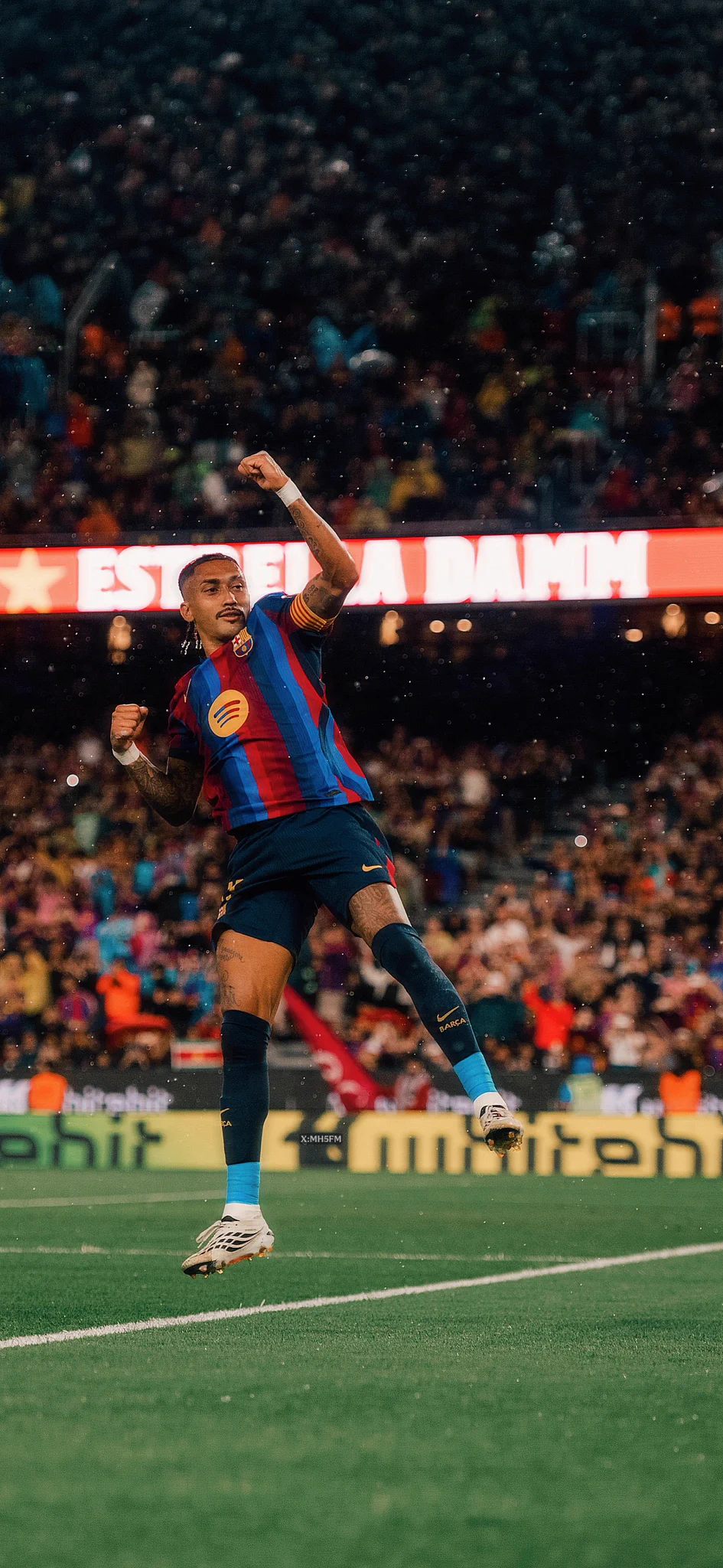 Football Wallpaper - └