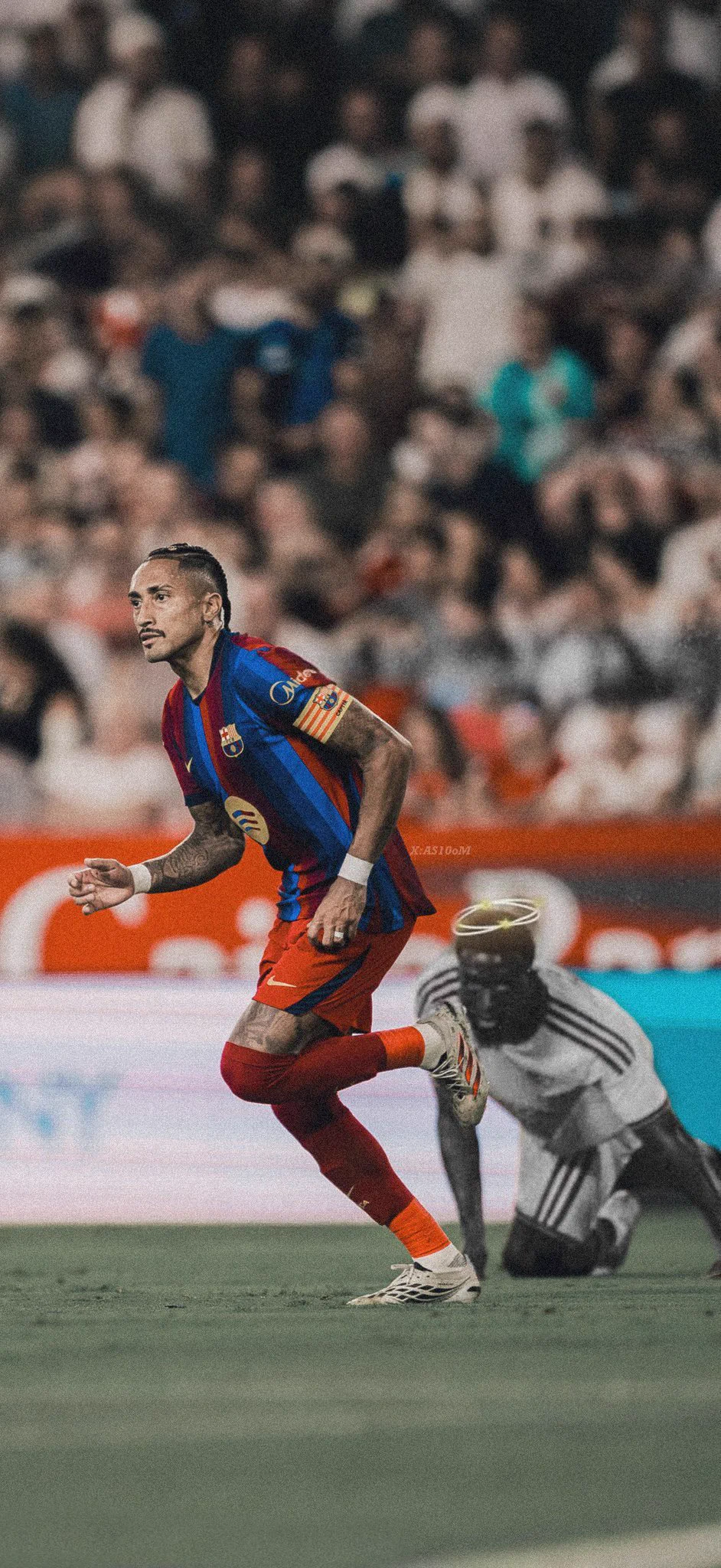 Football Wallpaper - └