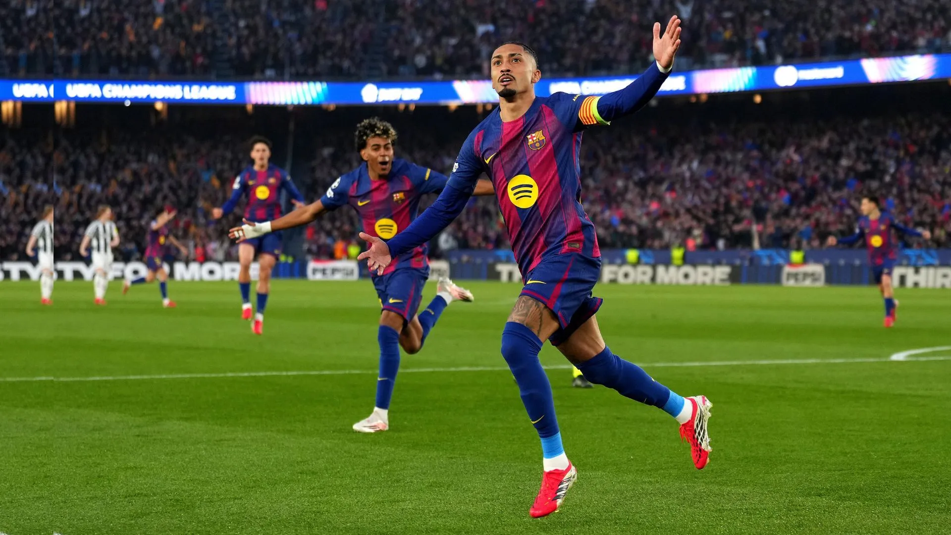 Raphinha back in Barcelona after Brazil leave following hamstring injury