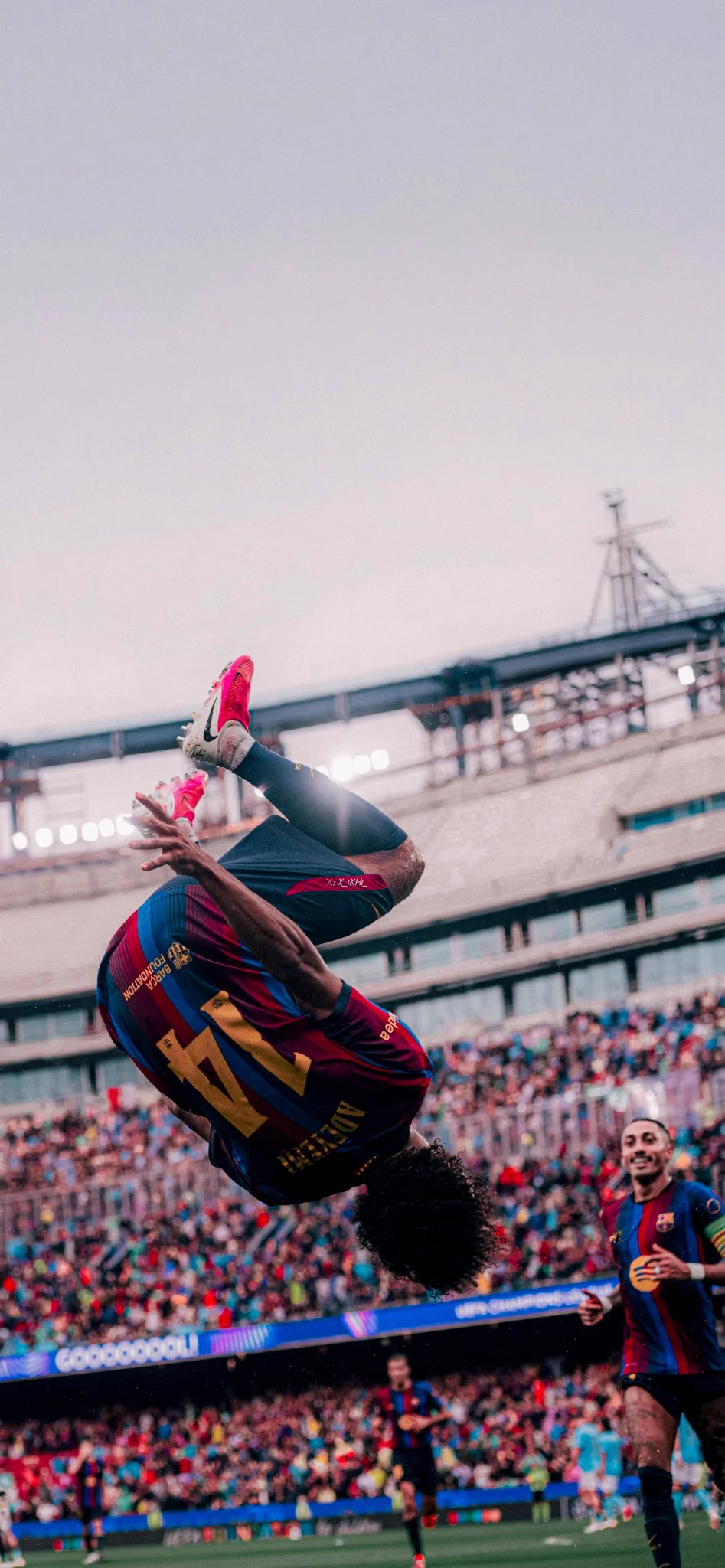 Football Wallpaper - └
