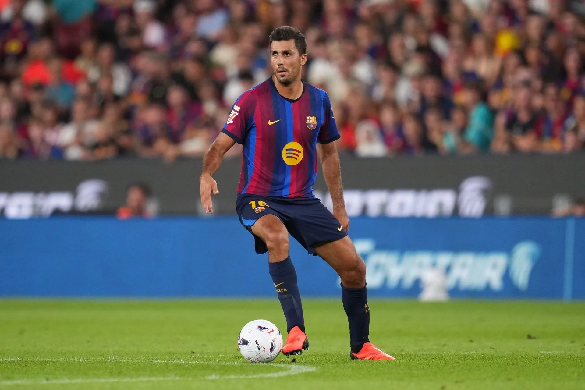 Rodri lifts Lamine Yamal's spirit after making Barcelona debut: 'The goals will come'