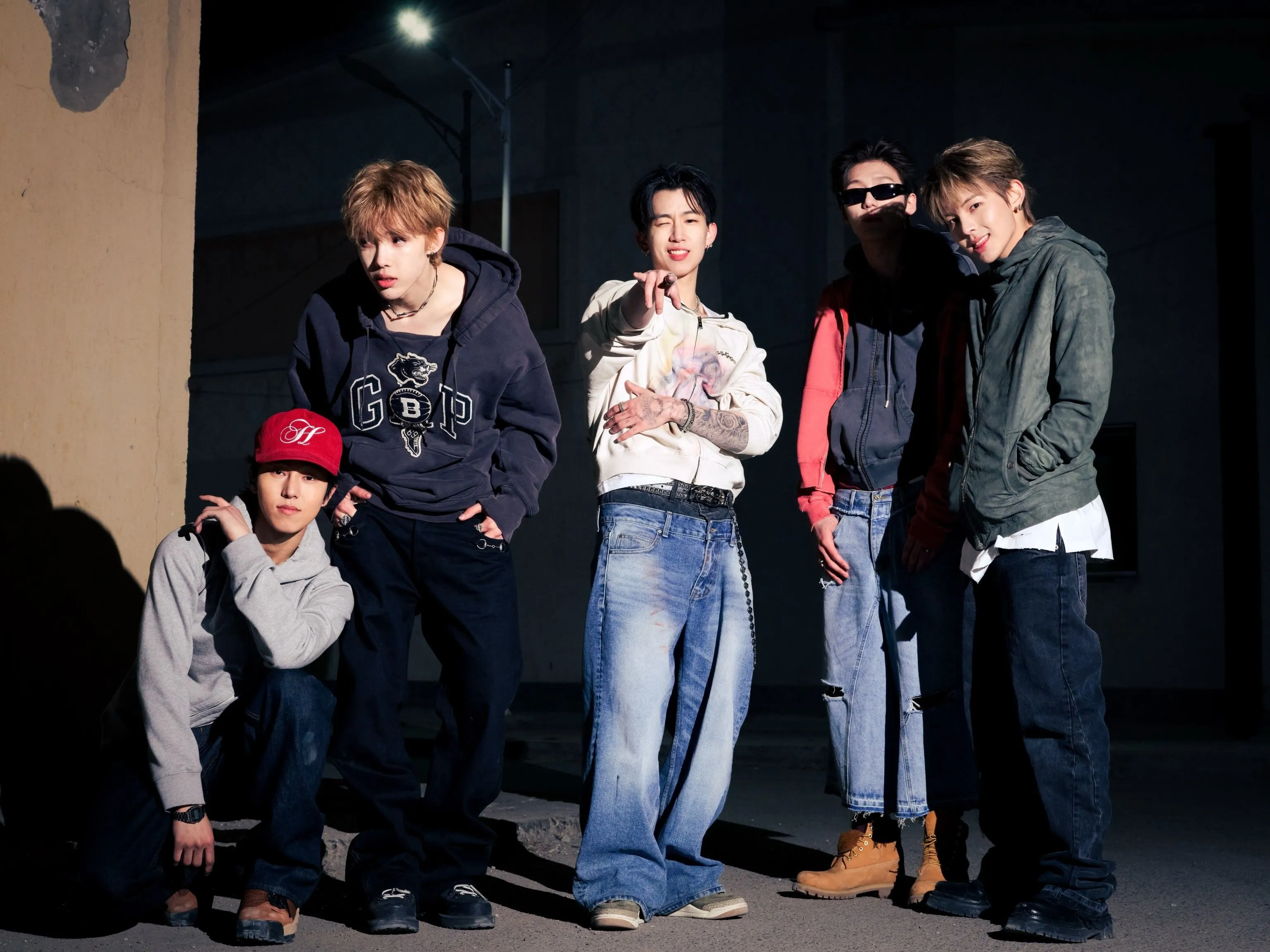FRESH PICK WAYF BOYS Swing in with Their Debut Song WAYF BOYS DO