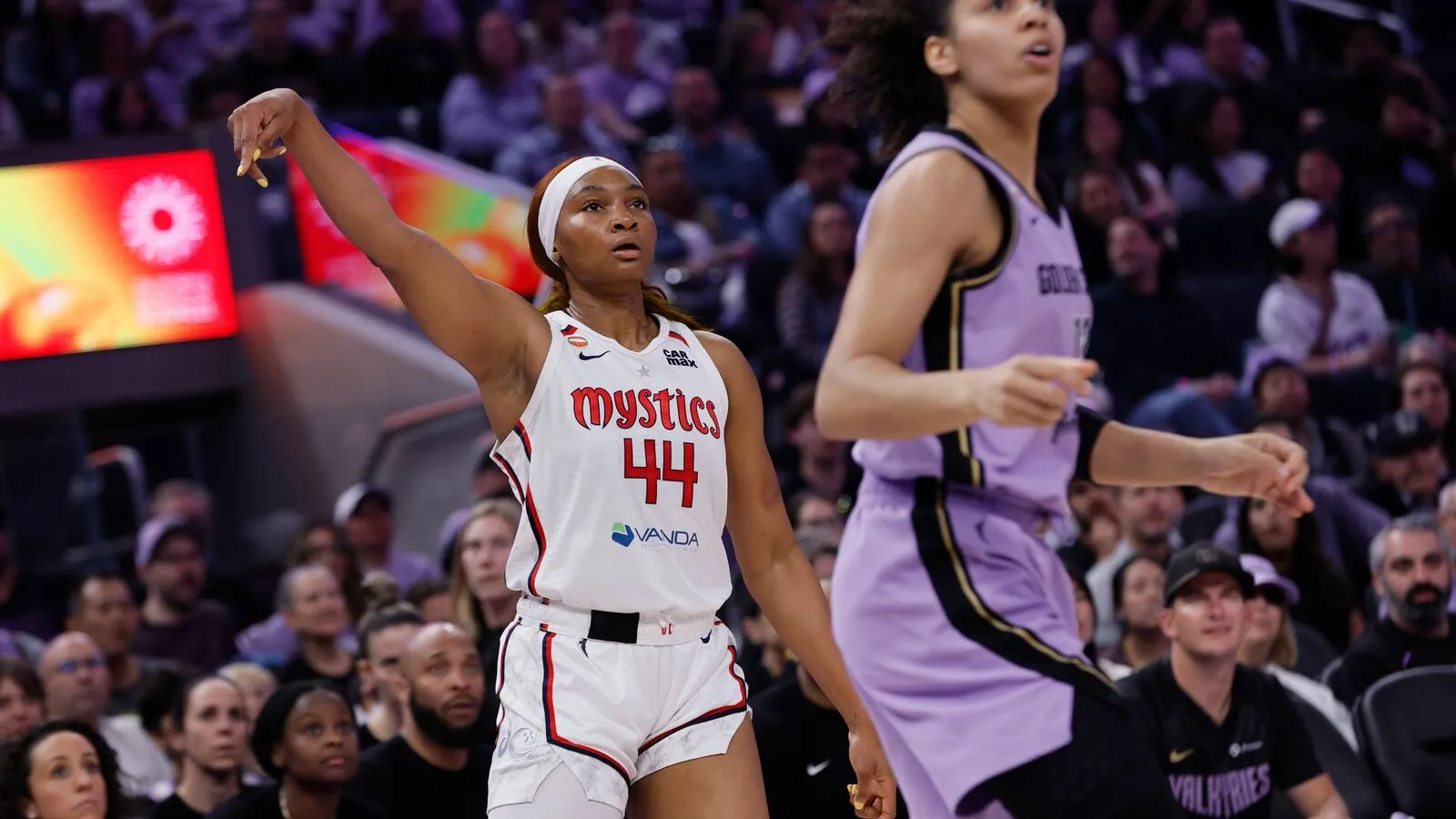 Kiki Iriafen Scores 23 Points As Mystics Snap Valkyries' 9 Game Winning Streak With 90 82 Victory Washington Post