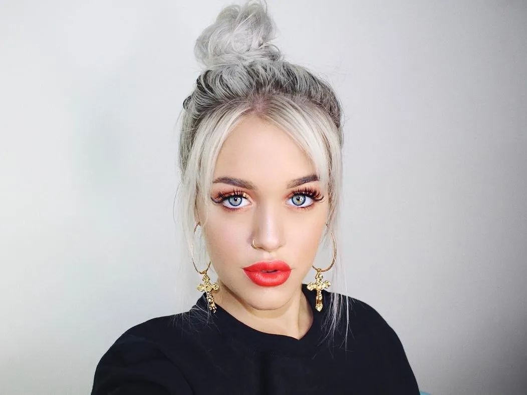 Makeup Artist Lottie Tomlinson Releases Her First Guidebook to Makeup, “Rainbow Roots”