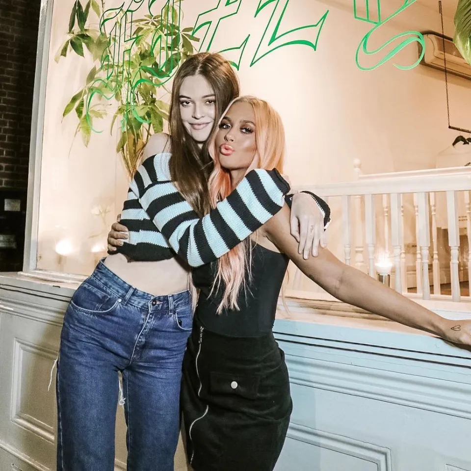 Lottie Tomlinson Says Never Ending Confidence Battle After Losing Mum Led Her To Excessive Fillers Until Face 'blew Up'