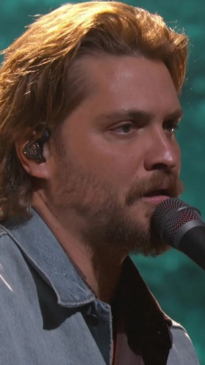 Yellowstone picture. Luke grimes hair, Luke grimes wallpaper, Luke grimes selfie