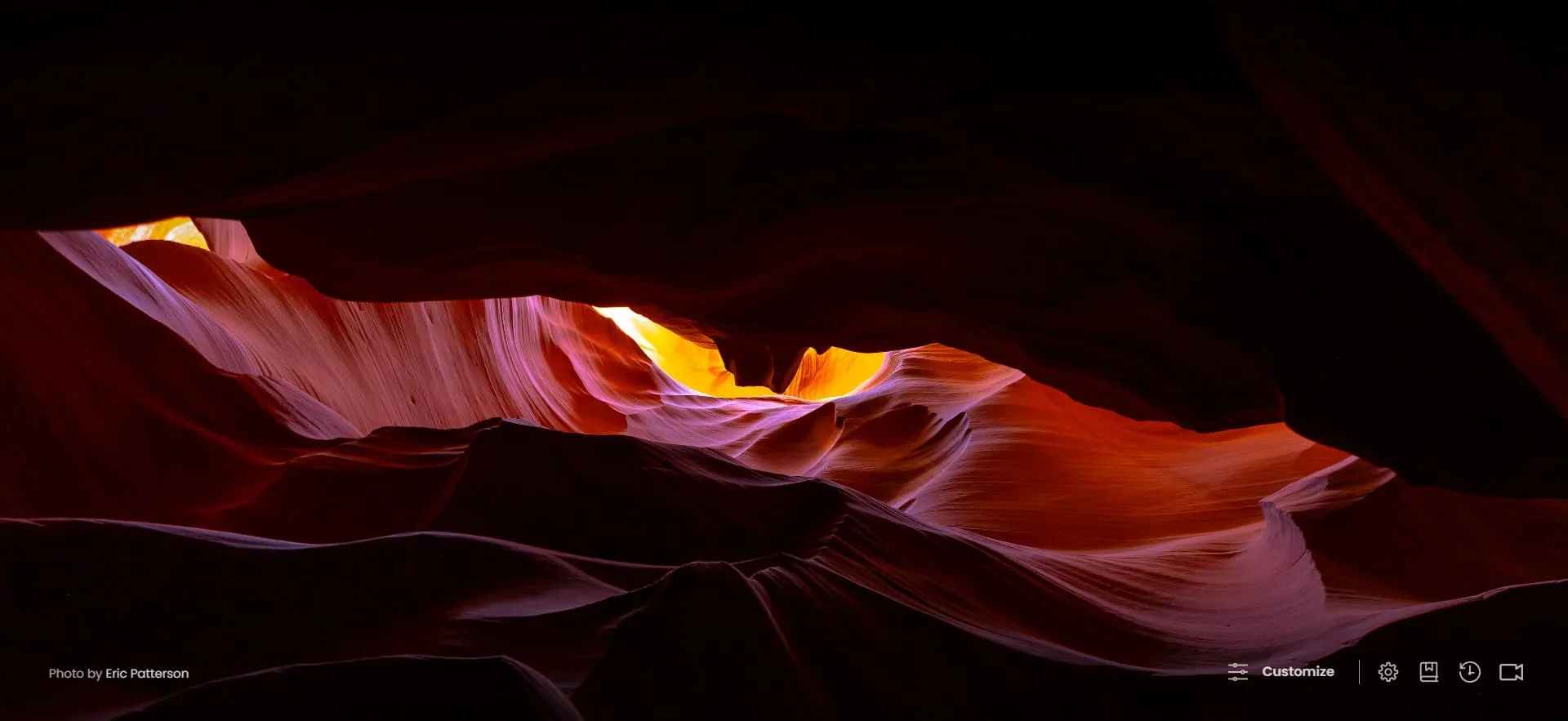 New tab background image based on the selected system theme Feature Requests