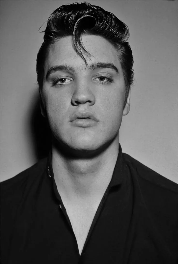 Elvis Presley Young and Beautiful. A very young Elvis Presley. ♥ Elvis Young and Beautiful Elvis ♥. Pi