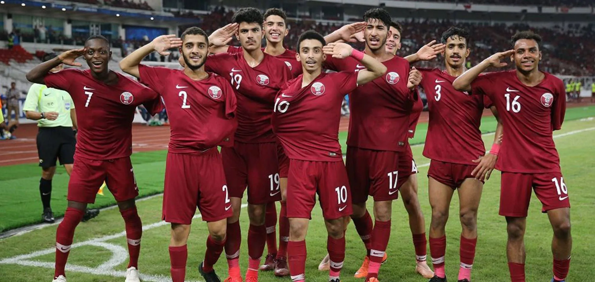 Download Qatar National Football Team Salute Wallpaper