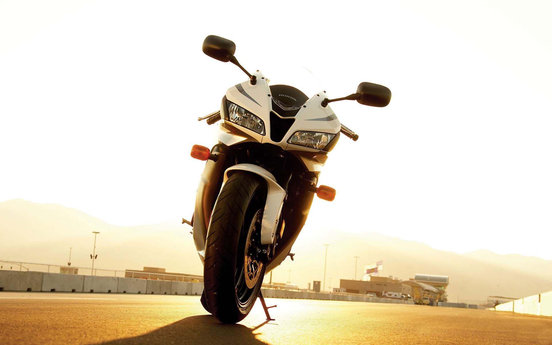 Honda Cbr 600 RR With Dragon Eye!. HD Honda Bikes Wallpaper