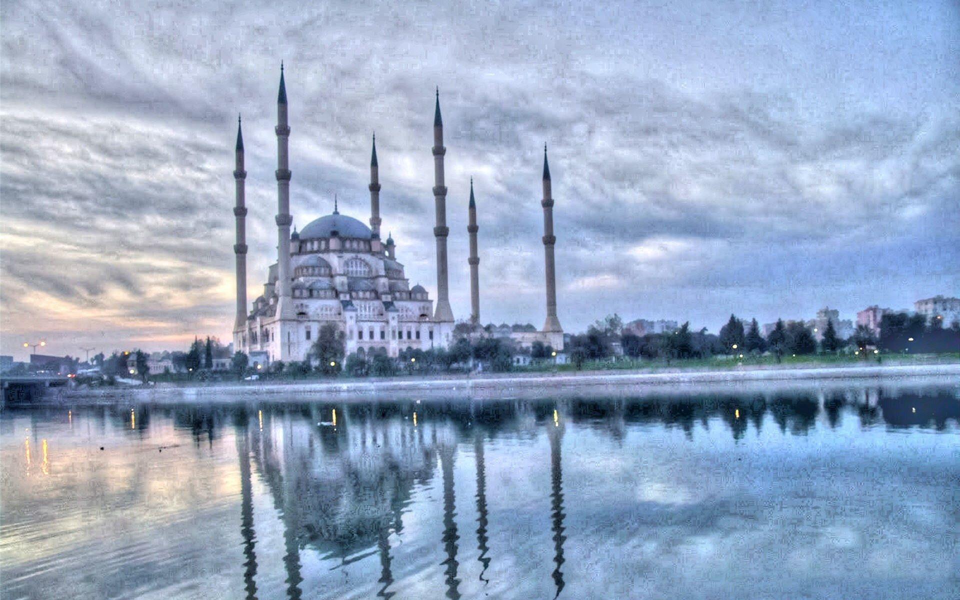 Blue Mosque Istanbul Wallpaper For Desktop and Mobile