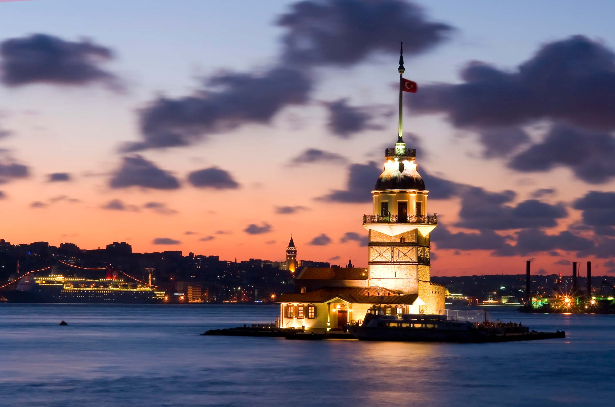 Istanbul cITY HD wallpaper. Istanbul Wallpaper and Background