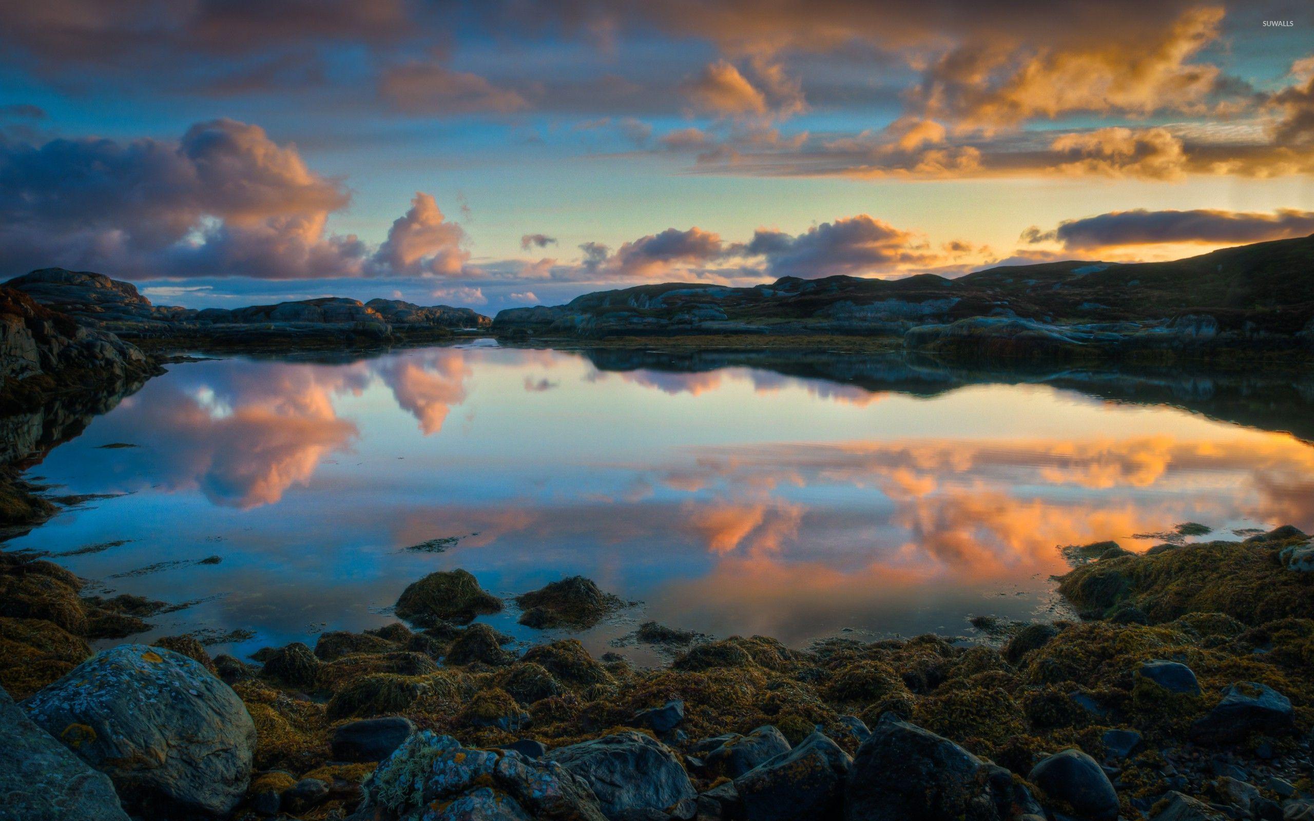 Lake reflecting the dusk sky, Norway wallpaper wallpaper