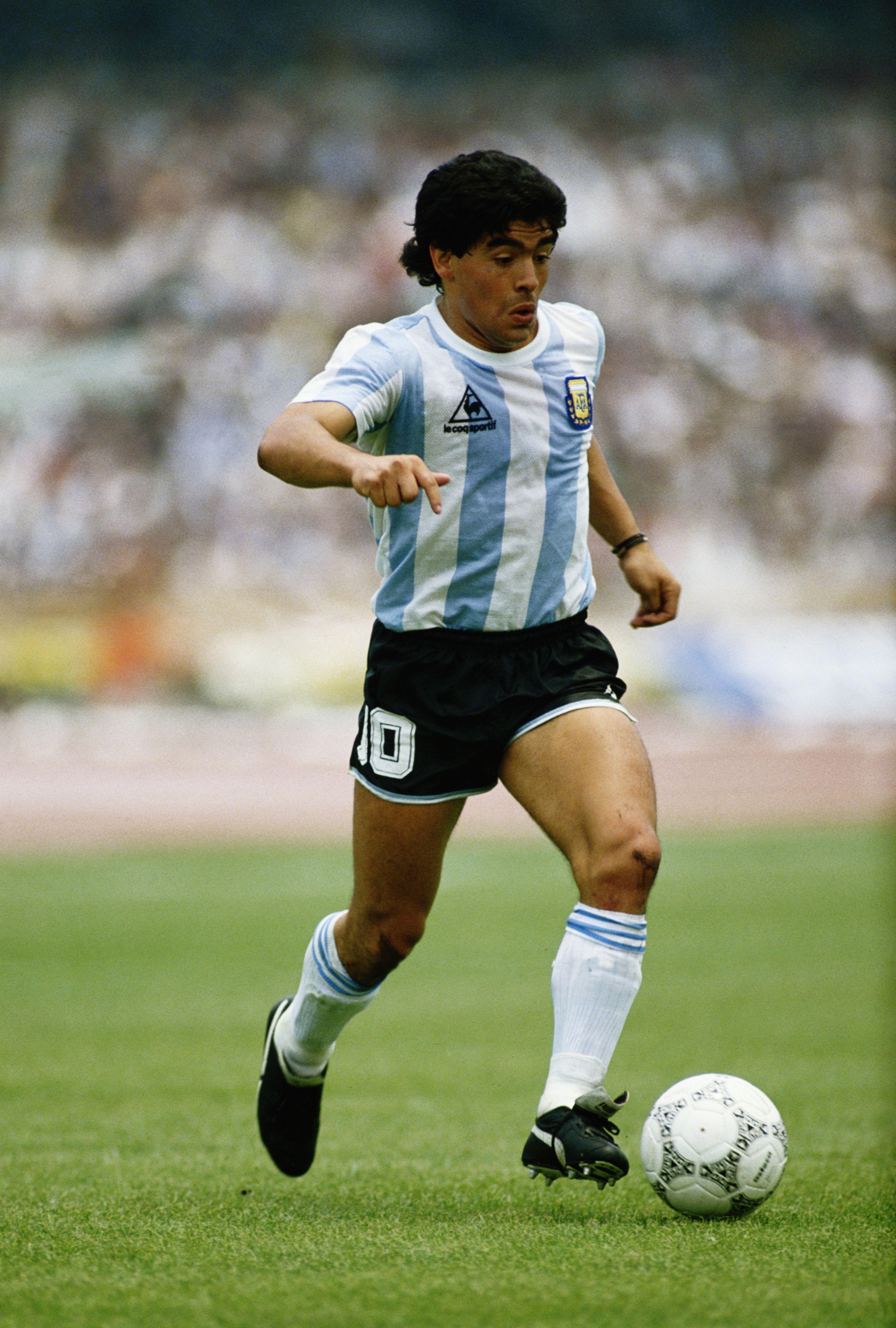3252x4819px Maradona