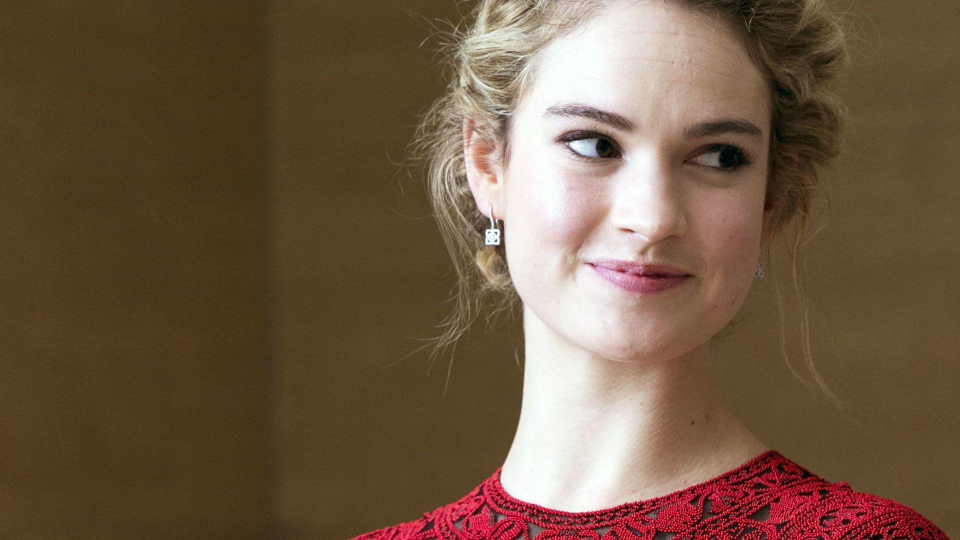 Lily James English Actress Wallpaper