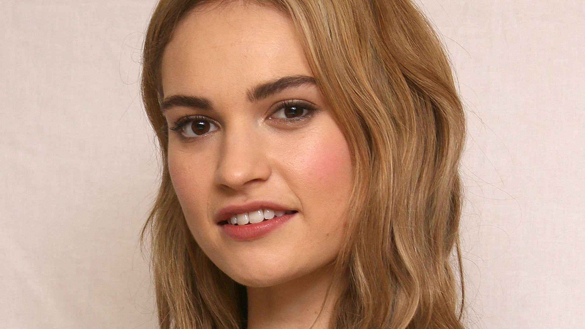 Lily James Pics