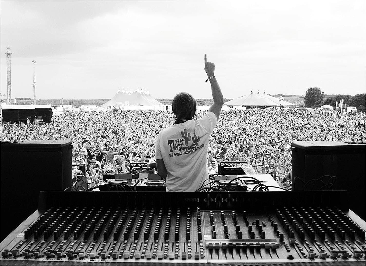 Best David Guetta Photographs Which is Rocking