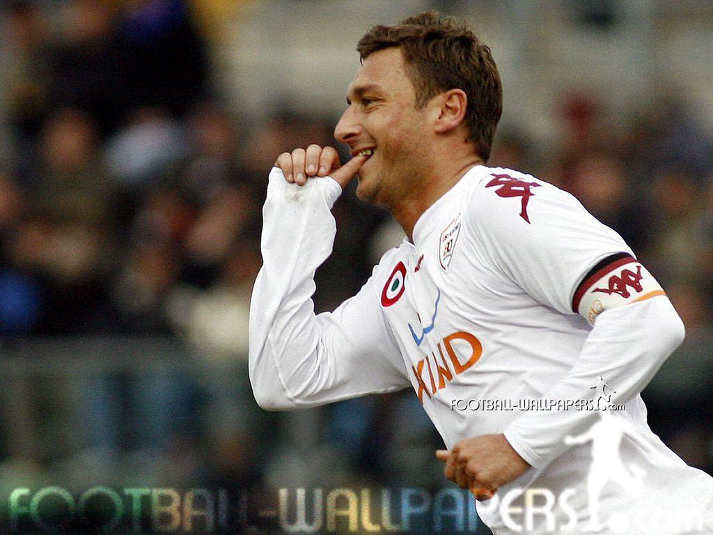 Francesco Totti Profile and Image. FOOTBALL STARS WALLPAPERS