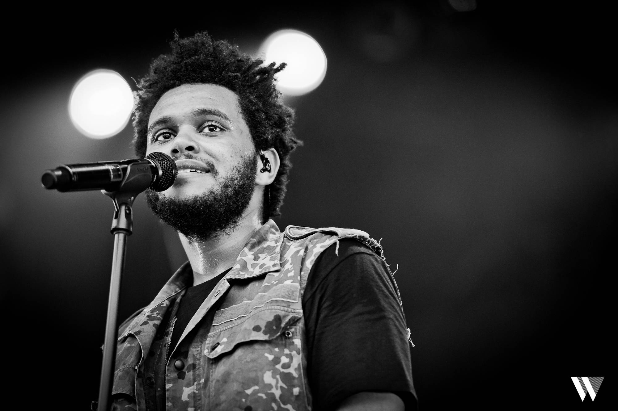 The Weeknd On Stage Weeknd Wallpaper