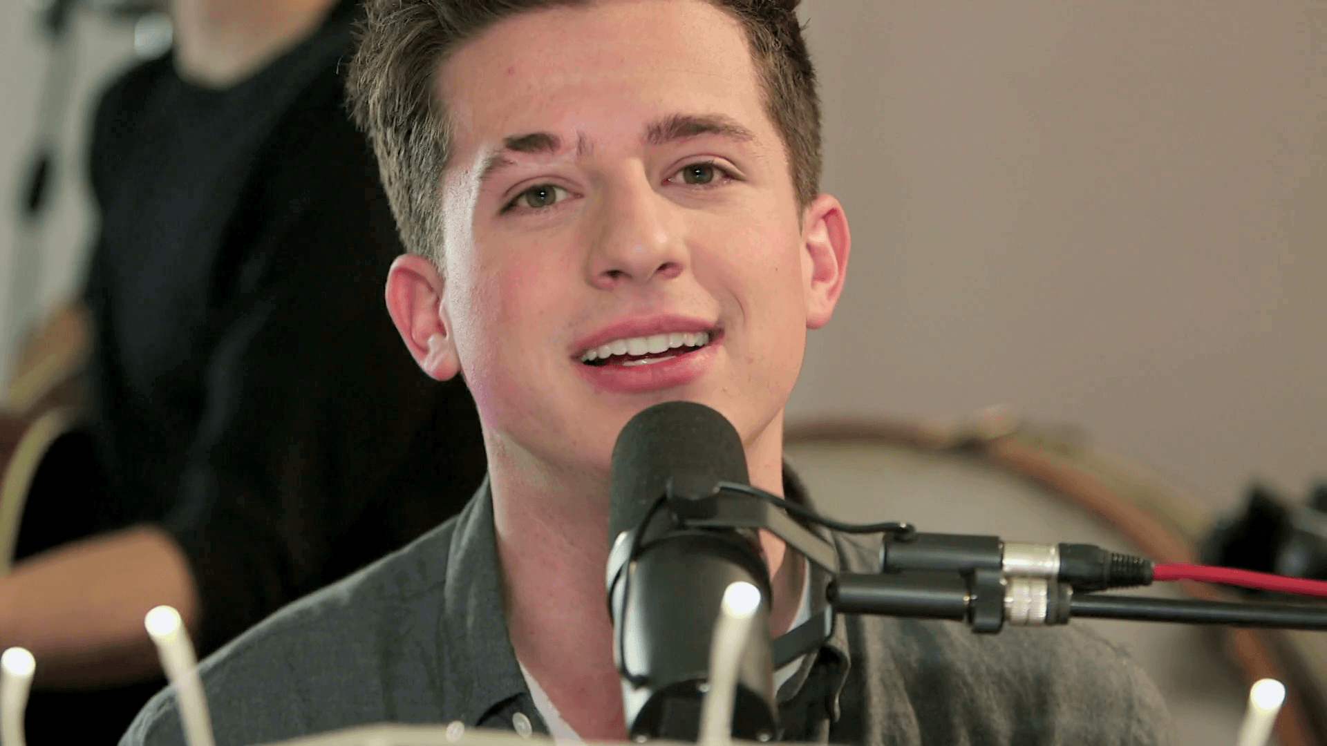 Charlie puth dad - 🧡 Charlie Puth’s "One Call Away" Reached a Ma...