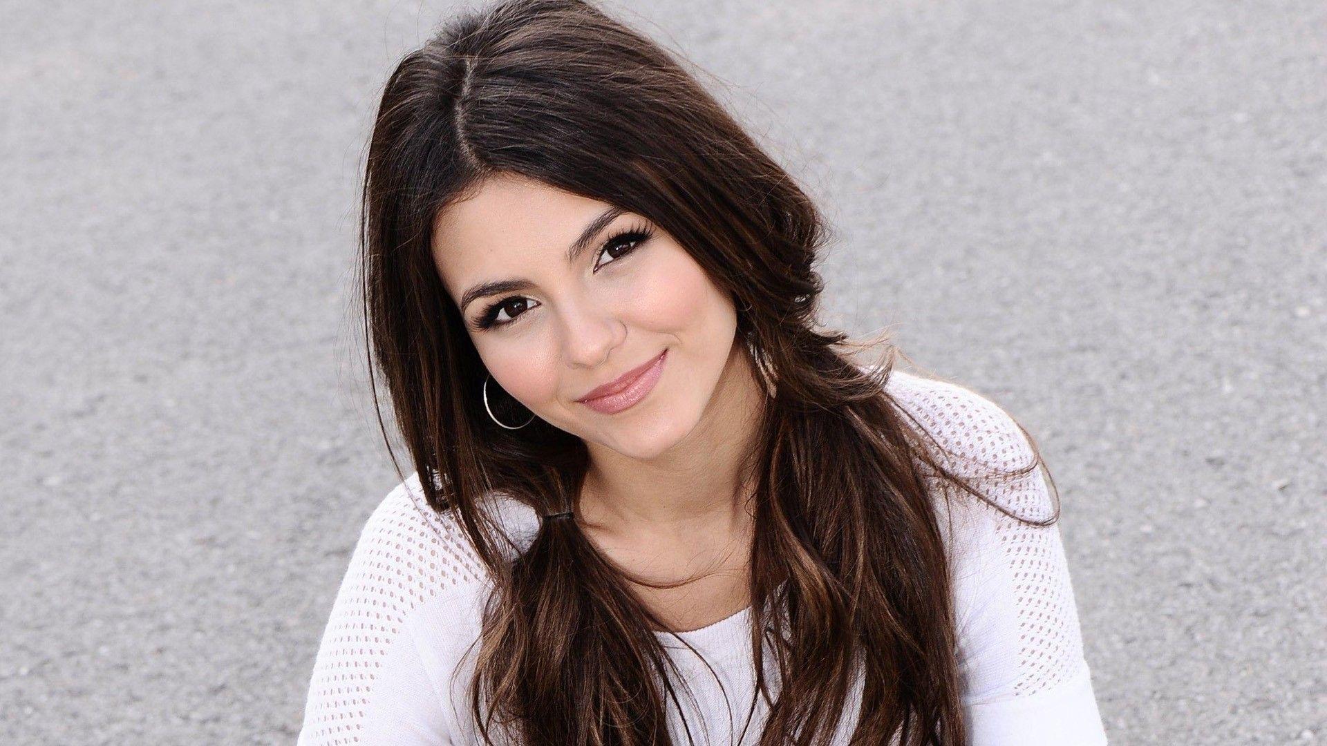 Victoria Justice HD Wallpaper. Full HD Picture