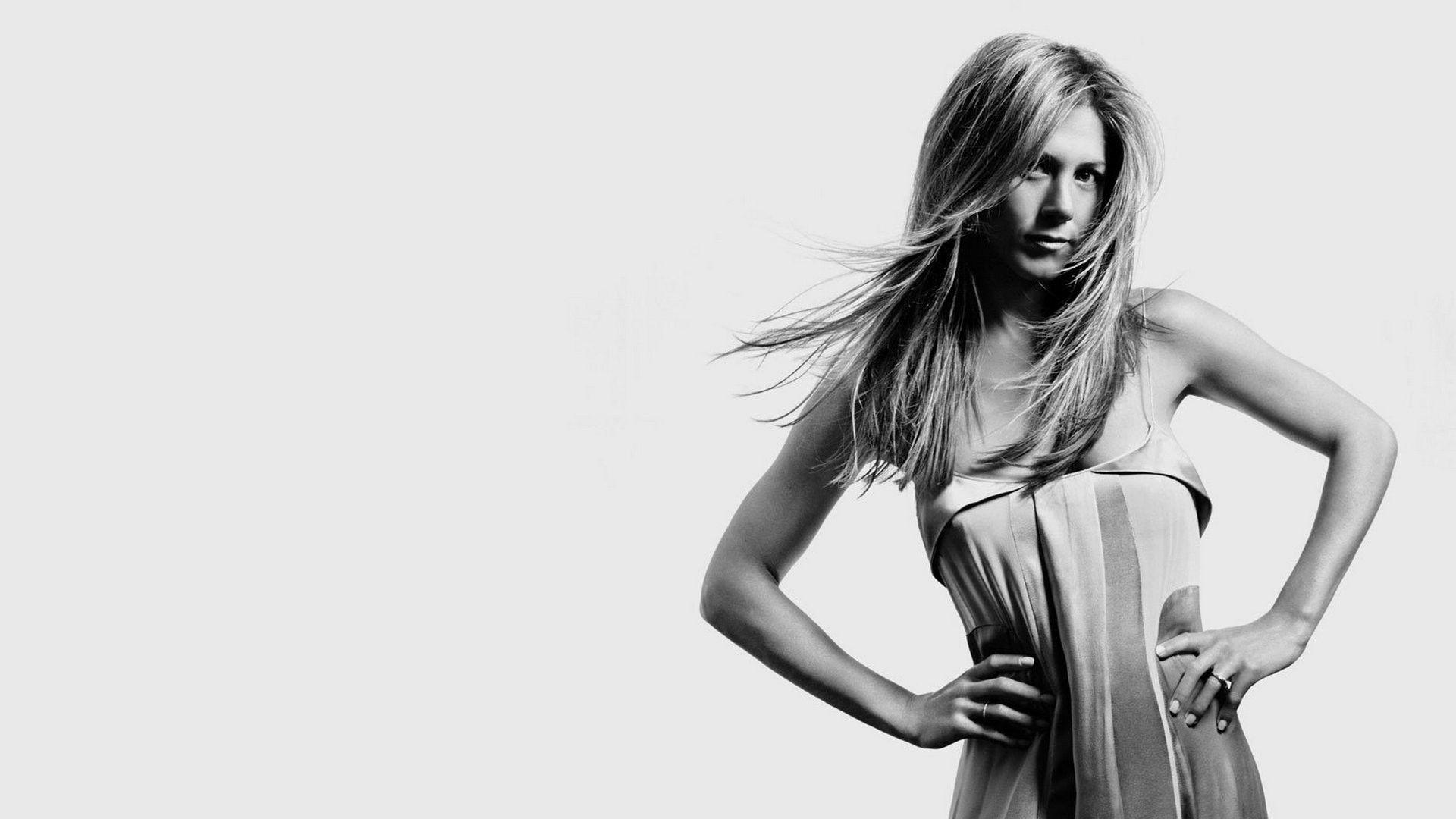 Jennifer Aniston HD wallpaper • PoPoPics.com