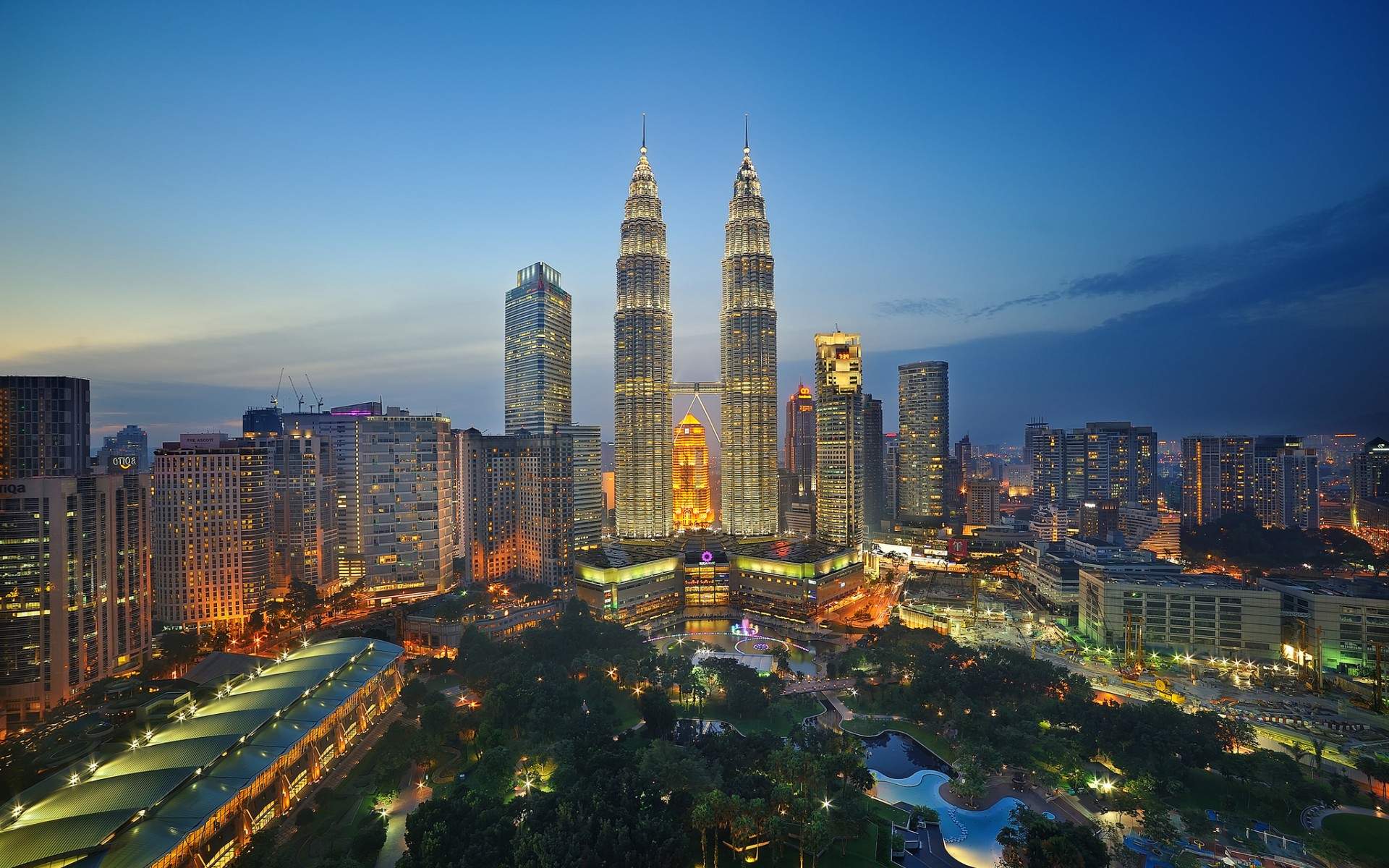 Petronas Twin Towers Kuala Lumpur Wallpaper HD Download
