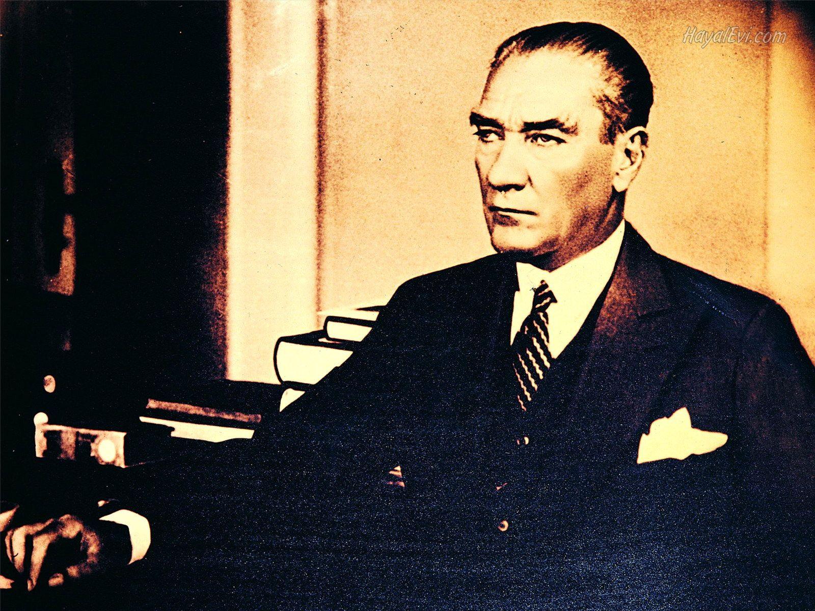 Atatürk Wallpaper 2