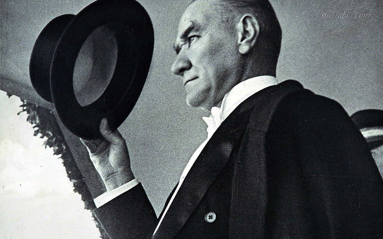 Atatürk Fotoğraf Galerisi. Dilara Takış