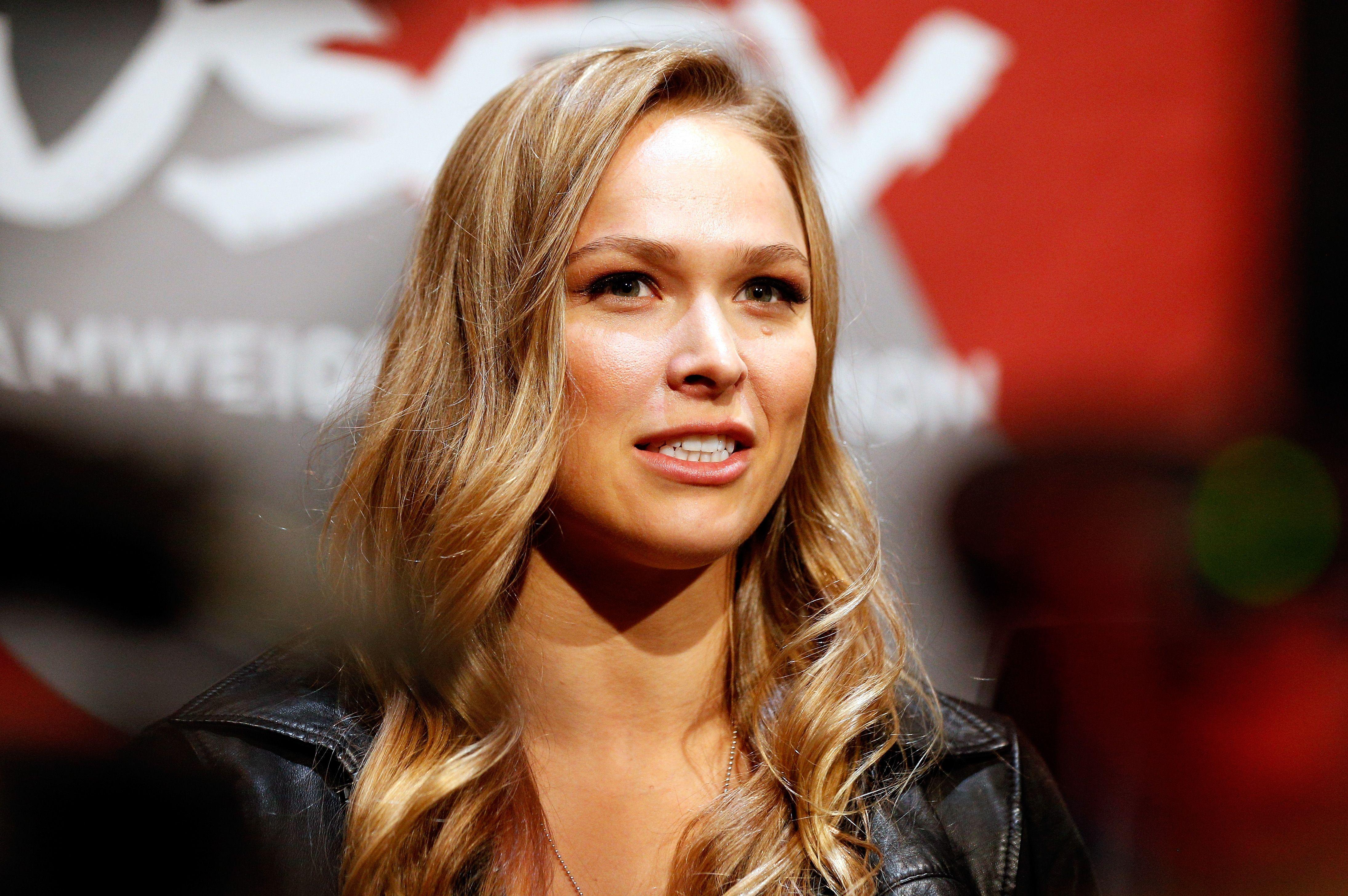 35 Ronda Rousey HD Wallpapers