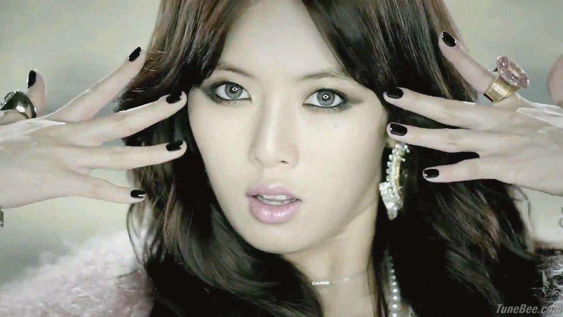 Kim Hyuna Wallpaper HD Download