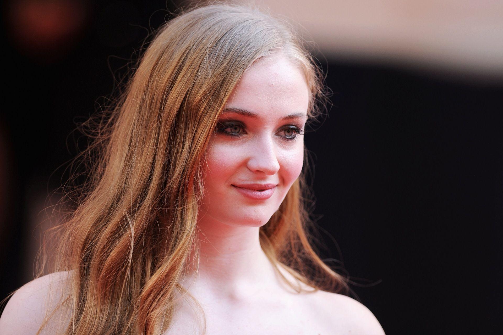 Sophie Turner Wallpaper HD Collection For Free Download