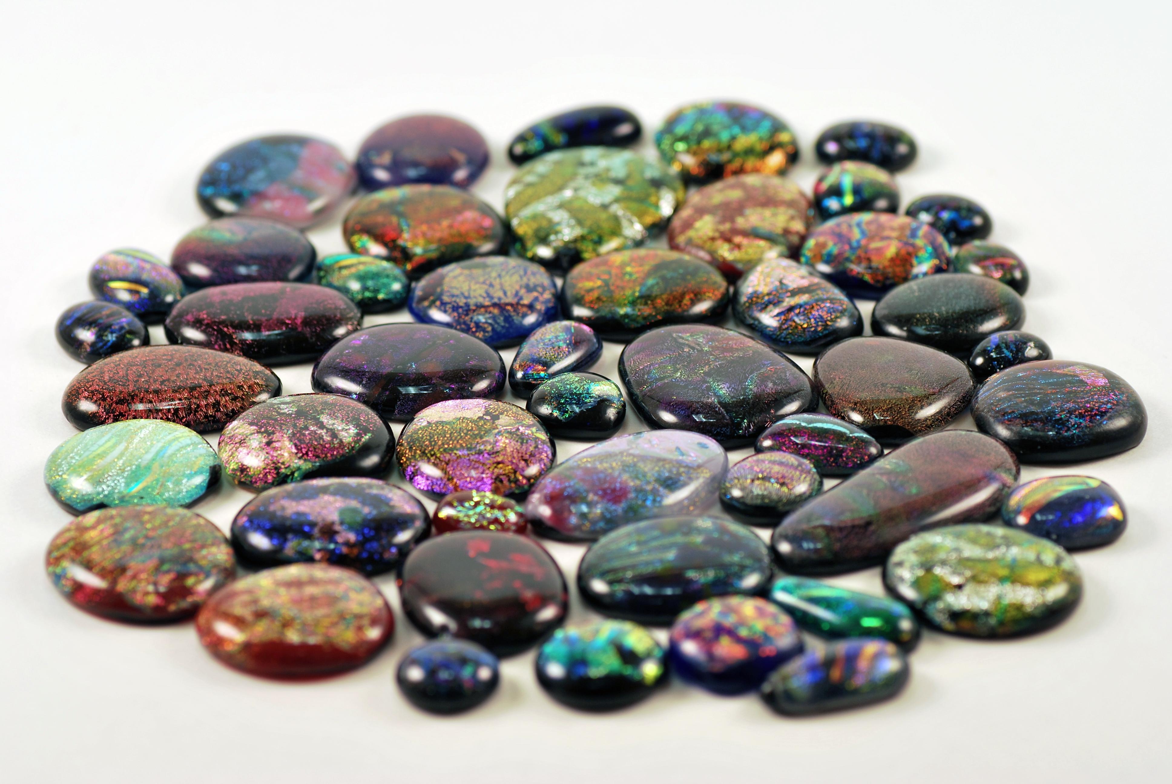 Gemstones wallpaper and picture with jewelry, photo jewelry