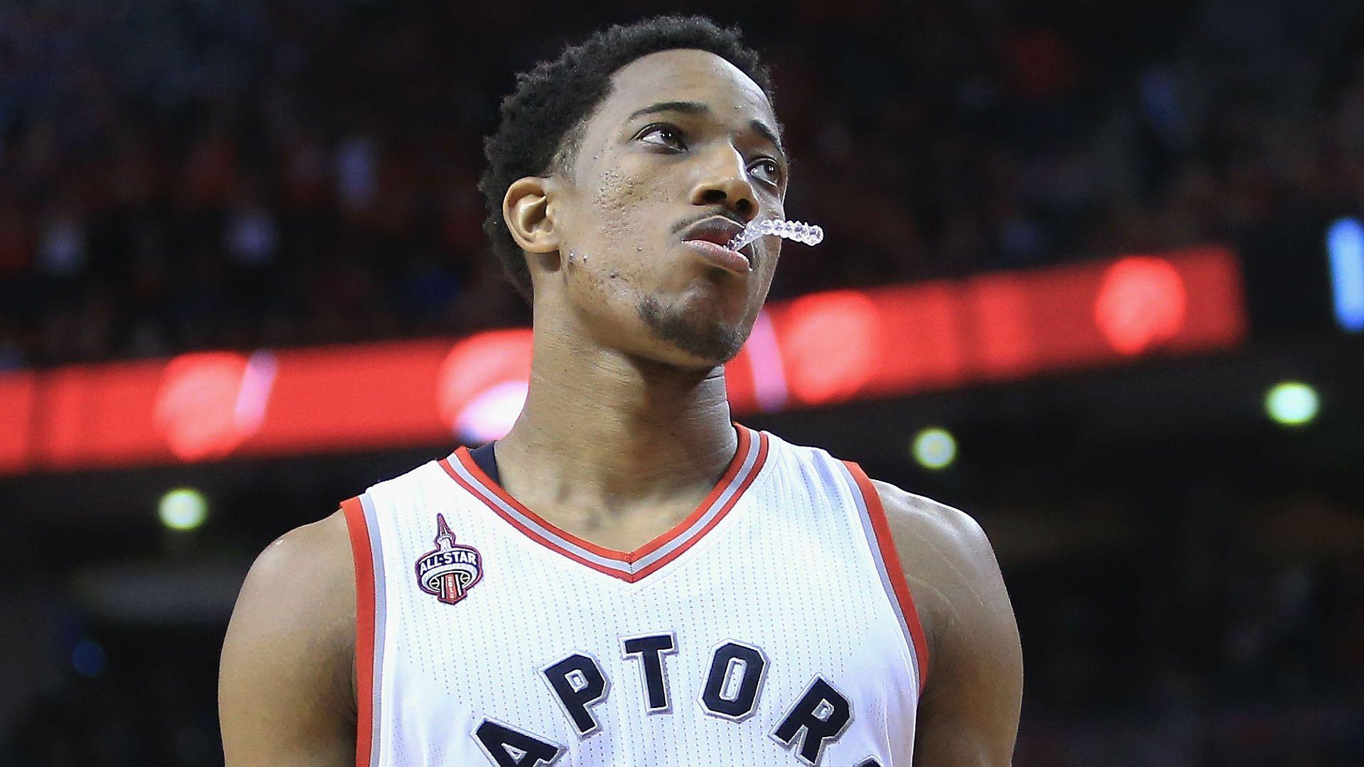 Raptors&; DeMar DeRozan calls out Sports Illustrated for low player