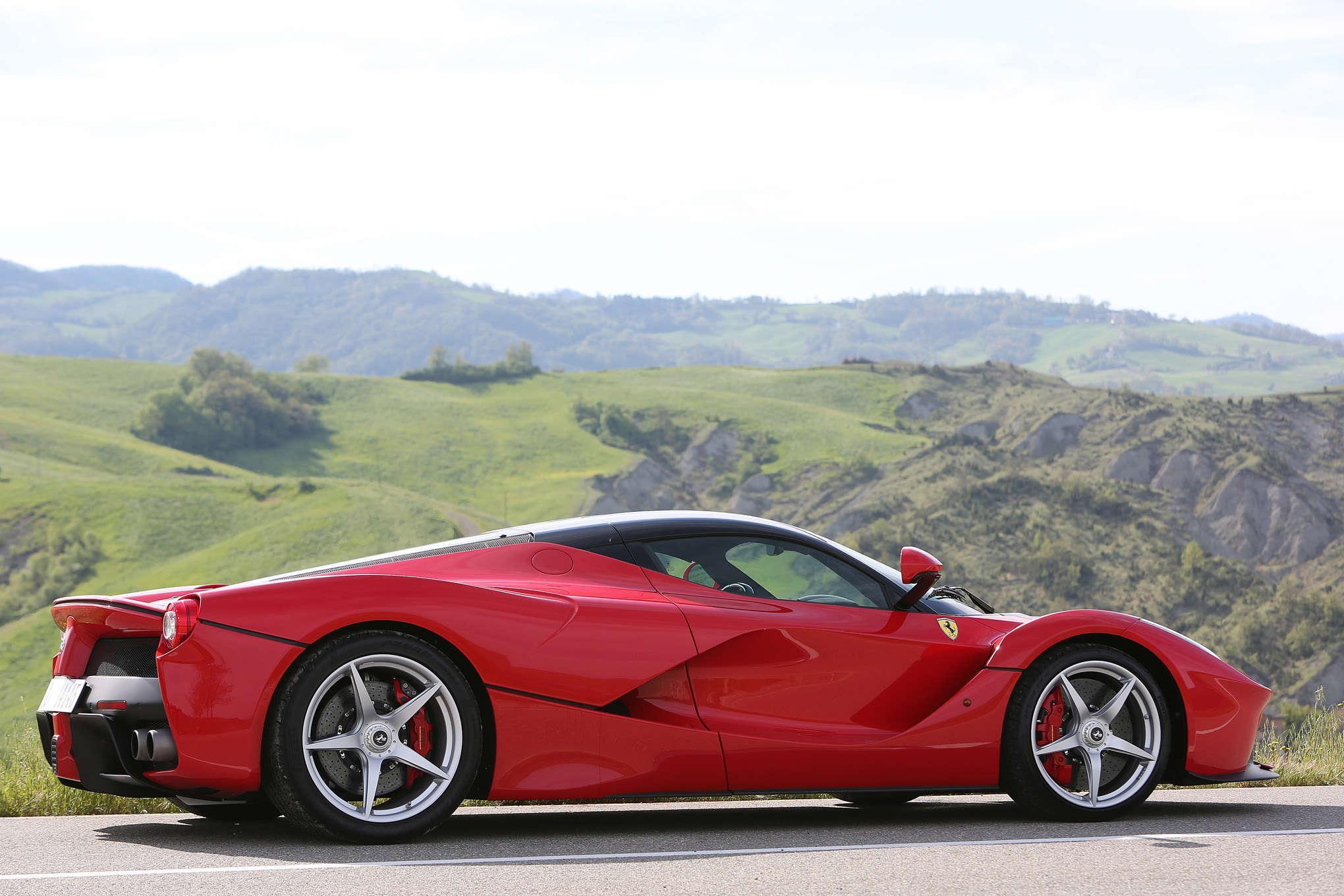 Ferrari Laferrari Background Free Download