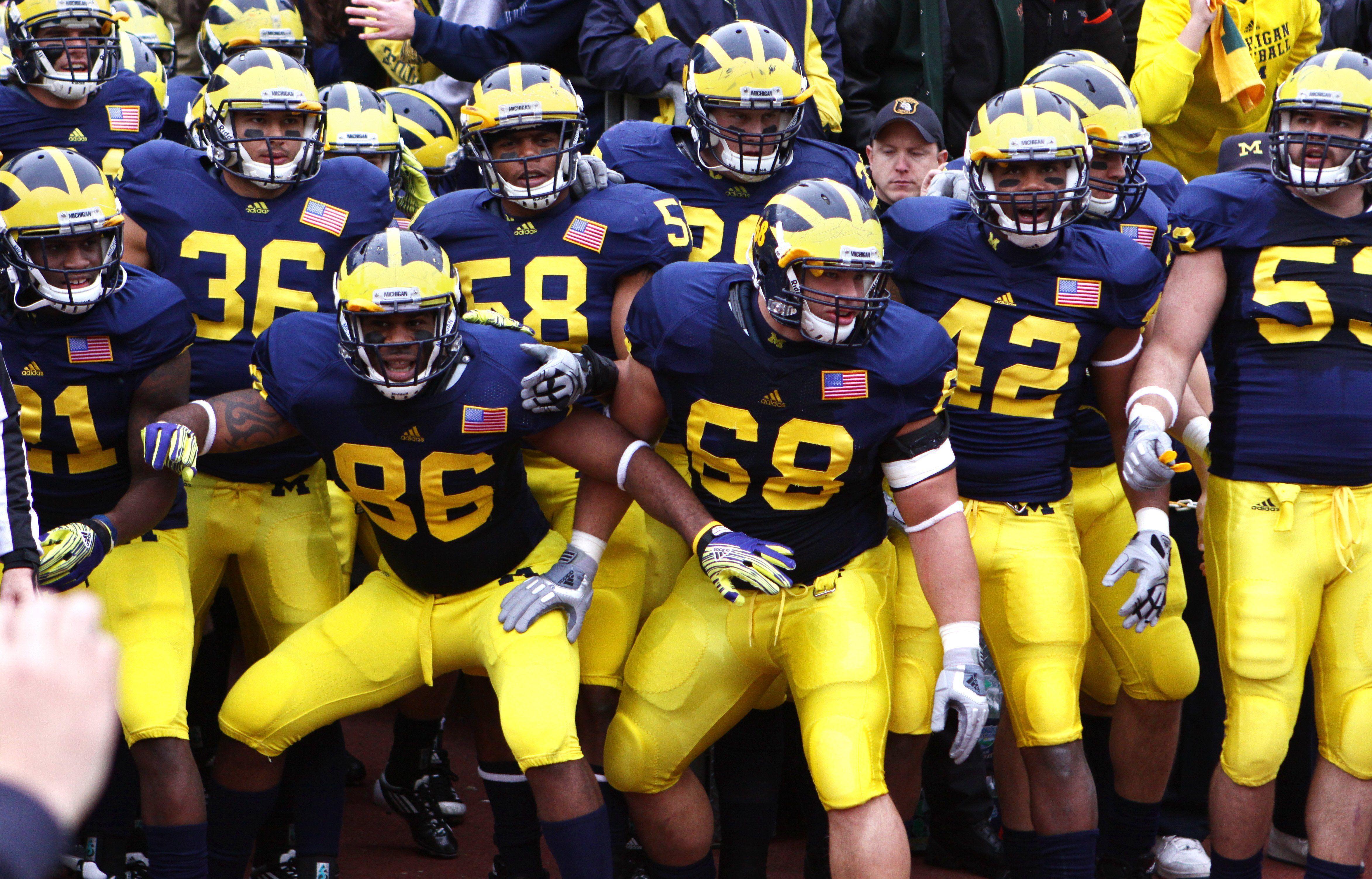 MICHIGAN WOLVERINES college football wallpapers